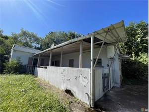 maison a renover à la vente -   97400  SAINT DENIS, surface 61 m2 vente maison a renover - UBI477900821
